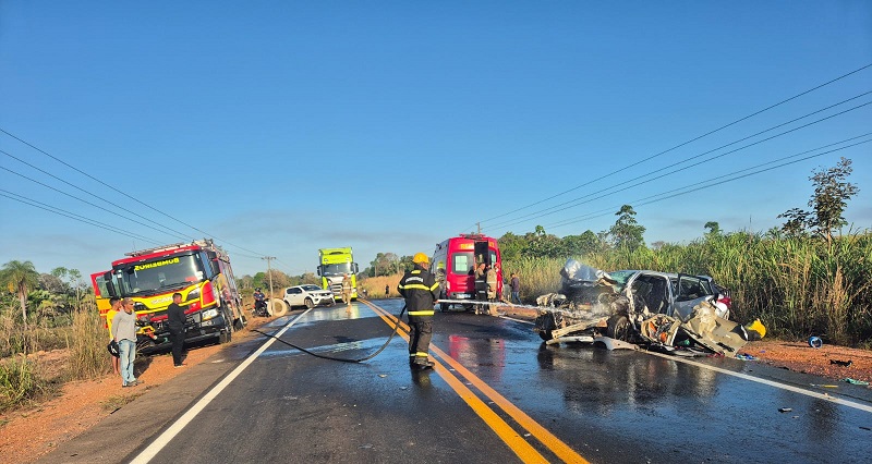Cinco morrem em colisão frontal na BR-230, próximo à Vila Ubá
